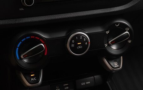 KIA Rio IV, 2018 год, 1 289 000 рублей, 14 фотография
