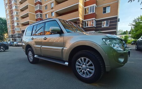 Mitsubishi Pajero IV, 2013 год, 2 490 000 рублей, 4 фотография