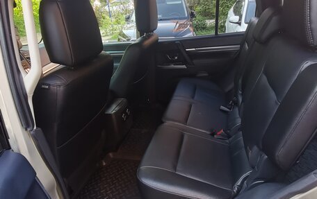 Mitsubishi Pajero IV, 2013 год, 2 490 000 рублей, 9 фотография