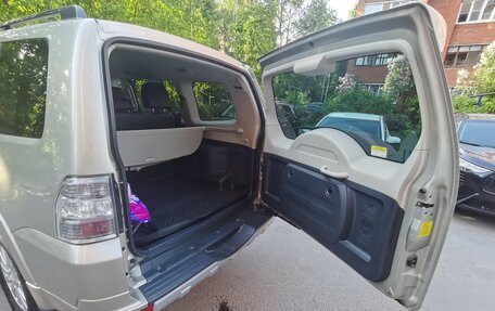 Mitsubishi Pajero IV, 2013 год, 2 490 000 рублей, 7 фотография