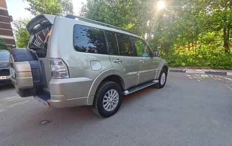 Mitsubishi Pajero IV, 2013 год, 2 490 000 рублей, 3 фотография