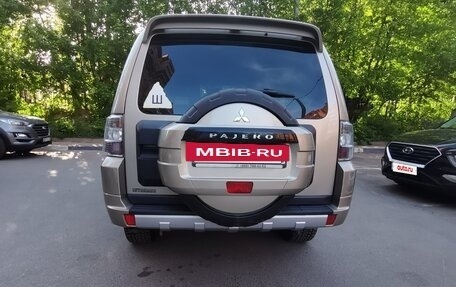 Mitsubishi Pajero IV, 2013 год, 2 490 000 рублей, 2 фотография