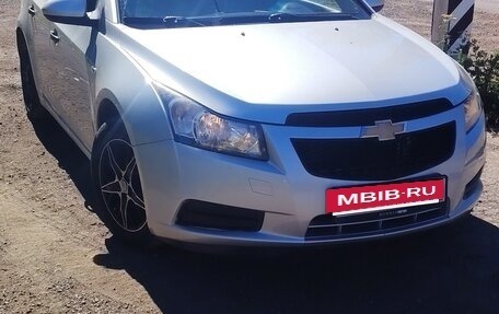 Chevrolet Cruze II, 2010 год, 720 000 рублей, 2 фотография