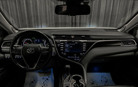 Toyota Camry, 2018 год, 2 450 000 рублей, 8 фотография