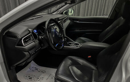 Toyota Camry, 2018 год, 2 450 000 рублей, 7 фотография