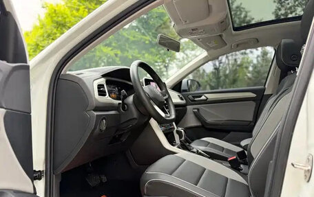 Volkswagen T-Roc I, 2023 год, 1 430 500 рублей, 10 фотография