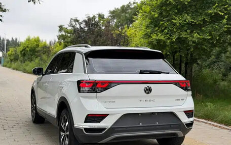 Volkswagen T-Roc I, 2023 год, 1 430 500 рублей, 4 фотография