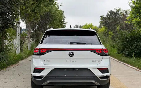 Volkswagen T-Roc I, 2023 год, 1 430 500 рублей, 6 фотография
