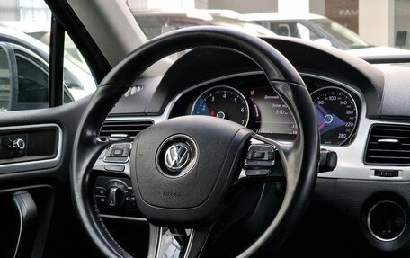 Volkswagen Touareg III, 2011 год, 1 899 000 рублей, 9 фотография