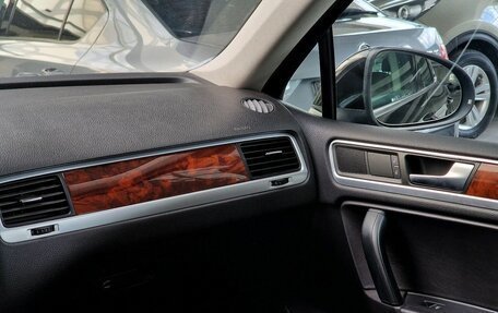 Volkswagen Touareg III, 2011 год, 1 899 000 рублей, 11 фотография