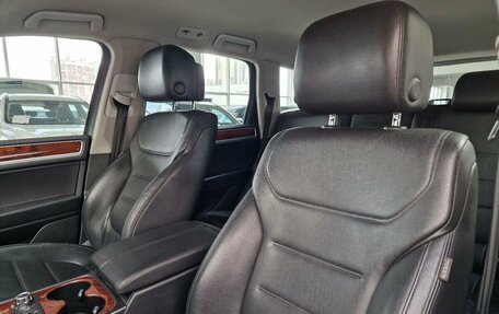 Volkswagen Touareg III, 2011 год, 1 899 000 рублей, 16 фотография