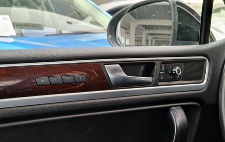 Volkswagen Touareg III, 2011 год, 1 899 000 рублей, 13 фотография