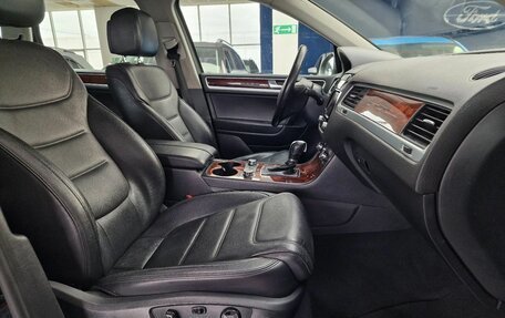 Volkswagen Touareg III, 2011 год, 1 899 000 рублей, 14 фотография