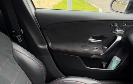 Mercedes-Benz A-Класс, 2019 год, 1 690 000 рублей, 9 фотография