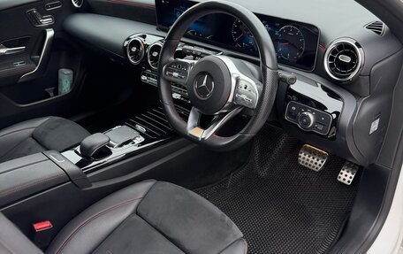 Mercedes-Benz A-Класс, 2019 год, 1 690 000 рублей, 8 фотография