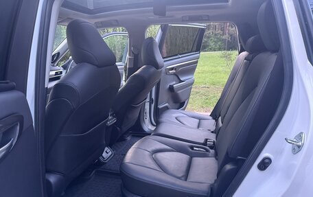 Toyota Highlander, 2021 год, 5 990 000 рублей, 6 фотография