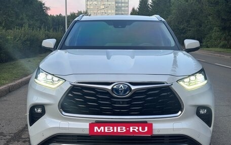 Toyota Highlander, 2021 год, 5 990 000 рублей, 2 фотография
