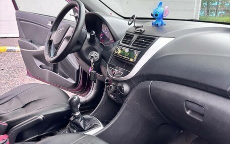 Hyundai Solaris II рестайлинг, 2011 год, 400 000 рублей, 7 фотография