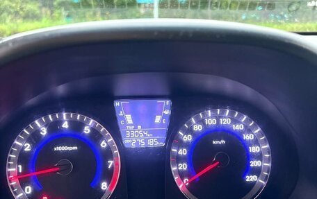 Hyundai Solaris II рестайлинг, 2011 год, 400 000 рублей, 8 фотография