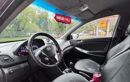 Hyundai Solaris II рестайлинг, 2011 год, 400 000 рублей, 6 фотография