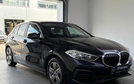 BMW 1 серия, 2019 год, 1 875 000 рублей, 3 фотография