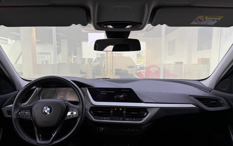 BMW 1 серия, 2019 год, 1 875 000 рублей, 14 фотография