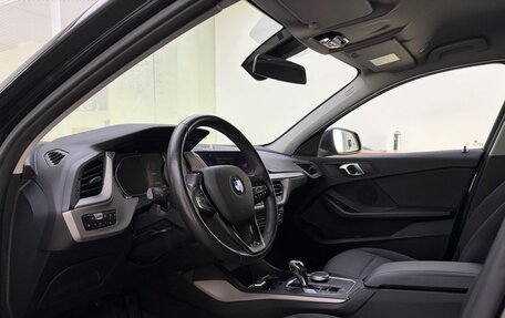 BMW 1 серия, 2019 год, 1 875 000 рублей, 16 фотография