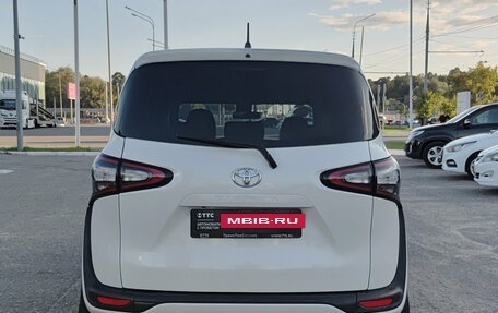 Toyota Sienta II, 2018 год, 1 200 000 рублей, 10 фотография