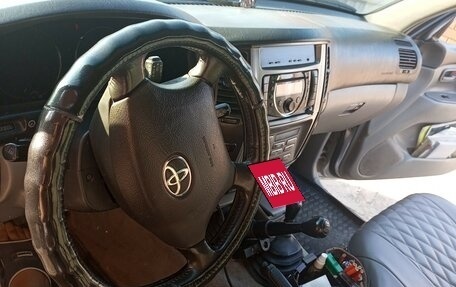 Toyota Land Cruiser 100 рестайлинг 2, 2006 год, 1 900 000 рублей, 4 фотография