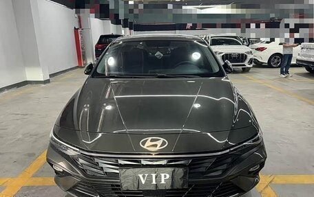 Hyundai Elantra, 2023 год, 1 370 000 рублей, 2 фотография