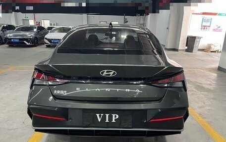 Hyundai Elantra, 2023 год, 1 370 000 рублей, 5 фотография