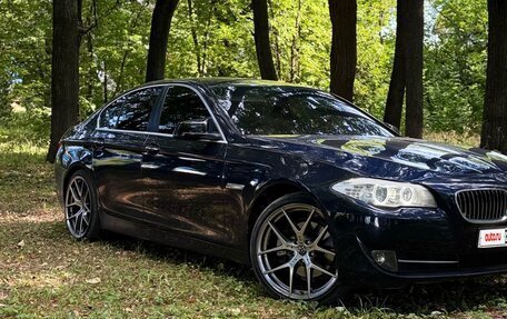 BMW 5 серия, 2013 год, 950 000 рублей, 2 фотография