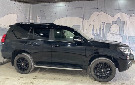 Toyota Land Cruiser Prado 150 рестайлинг 2, 2019 год, 4 736 890 рублей, 6 фотография