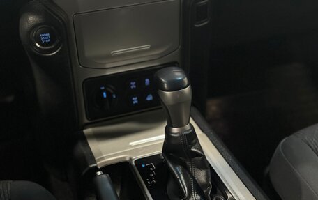 Toyota Land Cruiser Prado 150 рестайлинг 2, 2019 год, 4 736 890 рублей, 13 фотография