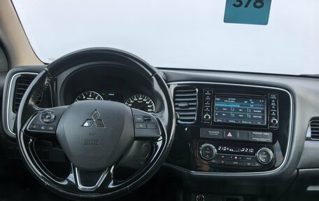 Mitsubishi Outlander III рестайлинг 3, 2017 год, 1 650 000 рублей, 11 фотография
