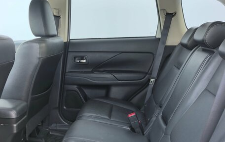 Mitsubishi Outlander III рестайлинг 3, 2017 год, 1 650 000 рублей, 18 фотография