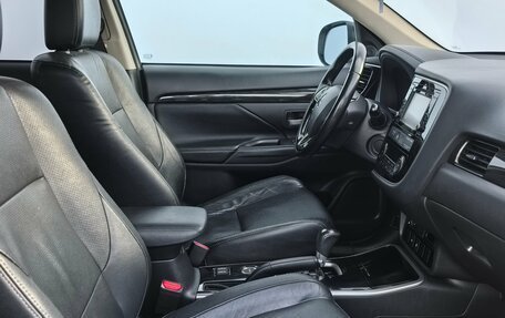 Mitsubishi Outlander III рестайлинг 3, 2017 год, 1 650 000 рублей, 23 фотография