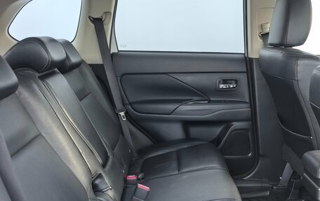 Mitsubishi Outlander III рестайлинг 3, 2017 год, 1 650 000 рублей, 20 фотография