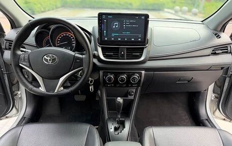 Toyota Yaris XP150 рестайлинг, 2022 год, 1 270 000 рублей, 7 фотография