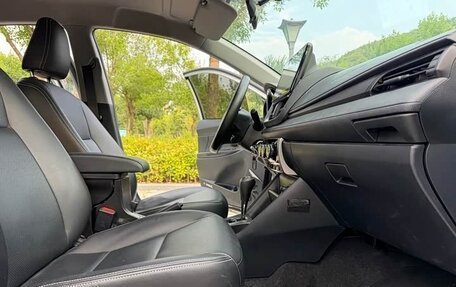 Toyota Yaris XP150 рестайлинг, 2022 год, 1 270 000 рублей, 8 фотография