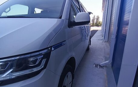 Volkswagen Caravelle T6 рестайлинг, 2021 год, 4 600 000 рублей, 3 фотография