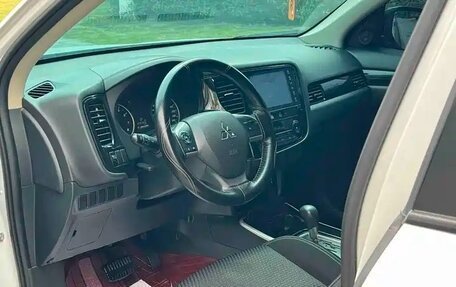 Mitsubishi Outlander III рестайлинг 3, 2022 год, 1 780 334 рублей, 8 фотография
