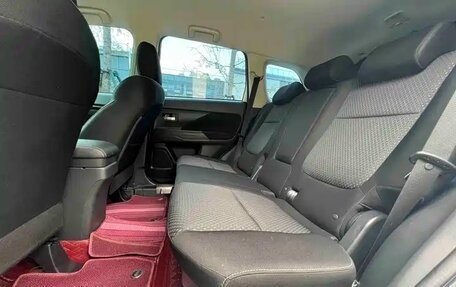 Mitsubishi Outlander III рестайлинг 3, 2022 год, 1 780 334 рублей, 9 фотография