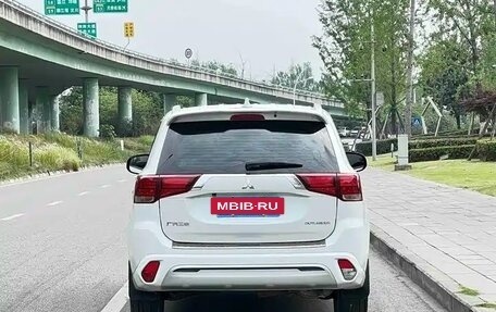 Mitsubishi Outlander III рестайлинг 3, 2022 год, 1 780 334 рублей, 4 фотография