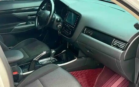 Mitsubishi Outlander III рестайлинг 3, 2022 год, 1 780 334 рублей, 12 фотография