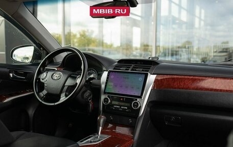 Toyota Camry, 2011 год, 1 550 000 рублей, 10 фотография
