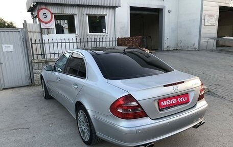Mercedes-Benz E-Класс, 2005 год, 550 000 рублей, 4 фотография