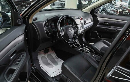 Mitsubishi Outlander III рестайлинг 3, 2014 год, 1 450 000 рублей, 7 фотография