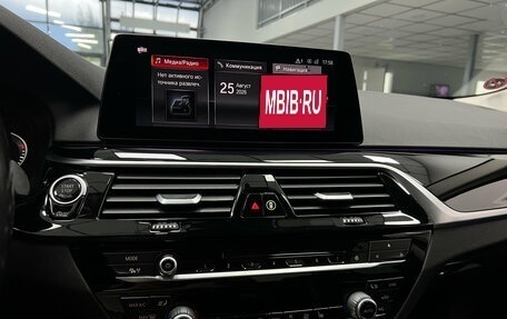 BMW 5 серия, 2019 год, 3 990 000 рублей, 15 фотография