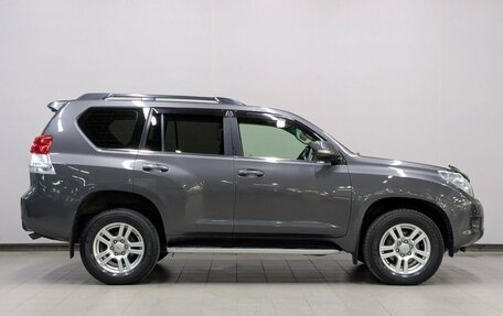 Toyota Land Cruiser Prado 150 рестайлинг 2, 2013 год, 2 650 000 рублей, 12 фотография